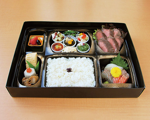 ステーキと季節のおかず