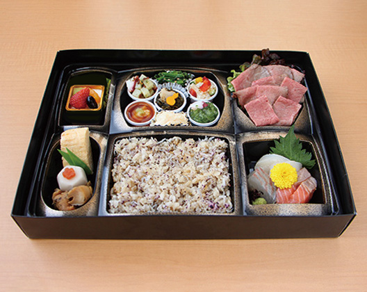 和牛ローストビーフと季節のおかず